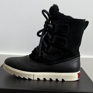 Sorel Women's Black and Cream Winter Boots - Size 6.5